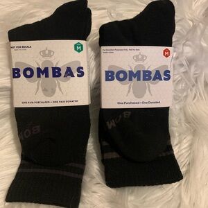 BOMBAS ladies /Unisex (2) pair of black 93% poly sock Tech NWTin size Medium